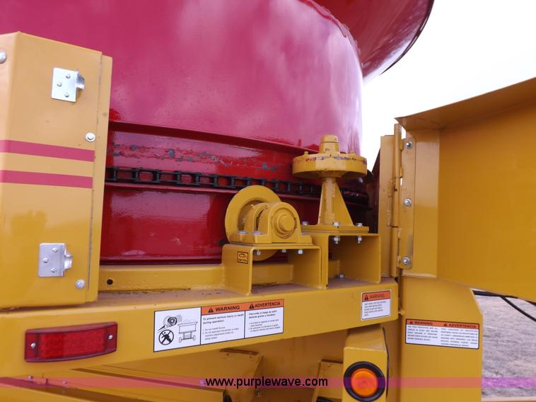 image for item K3107 HayBuster I1100E Big Bite tub grinder