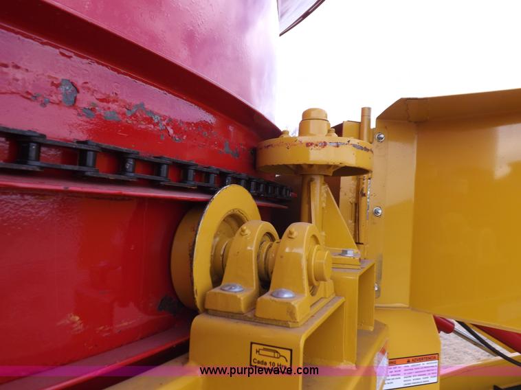 image for item K3107 HayBuster I1100E Big Bite tub grinder