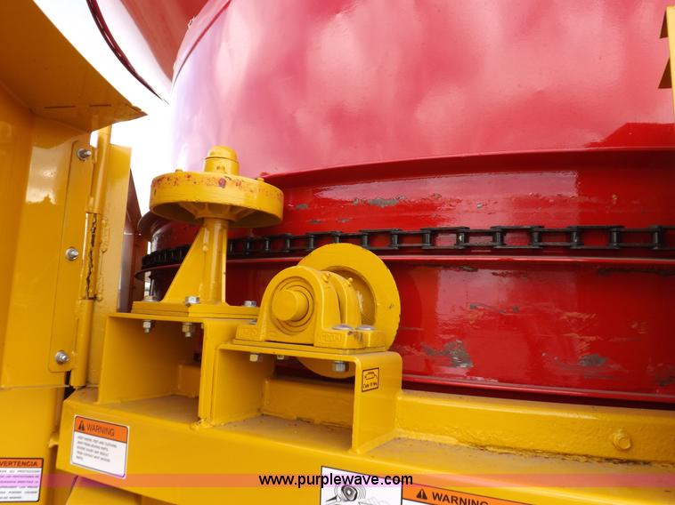 image for item K3107 HayBuster I1100E Big Bite tub grinder