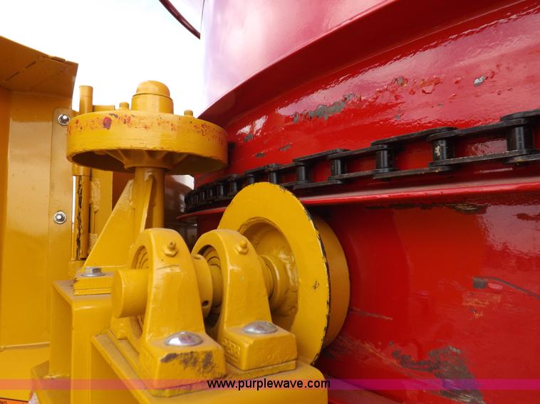 image for item K3107 HayBuster I1100E Big Bite tub grinder