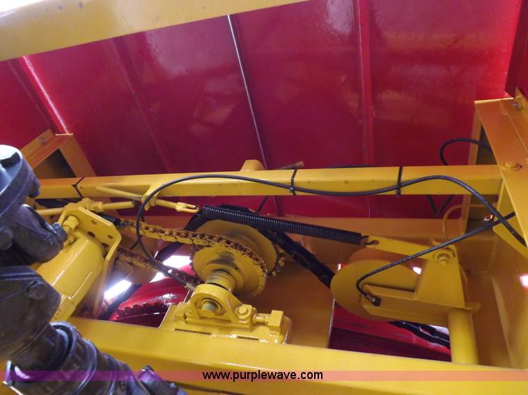 image for item K3107 HayBuster I1100E Big Bite tub grinder