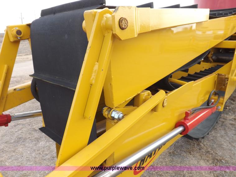 image for item K3107 HayBuster I1100E Big Bite tub grinder