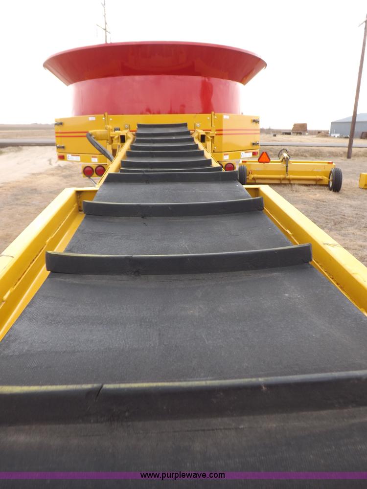 image for item K3107 HayBuster I1100E Big Bite tub grinder