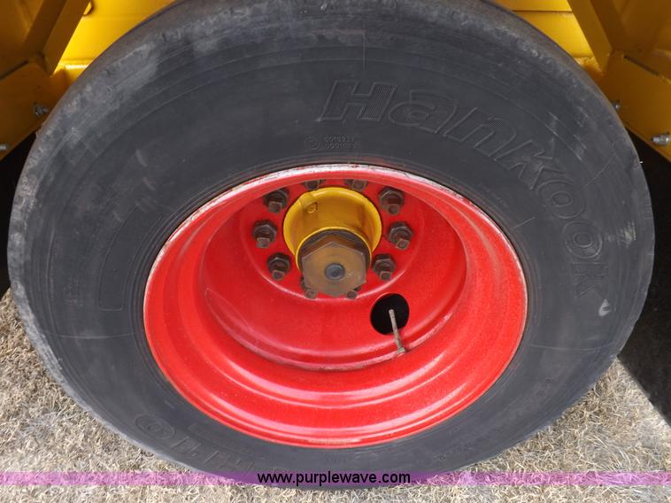 image for item K3107 HayBuster I1100E Big Bite tub grinder