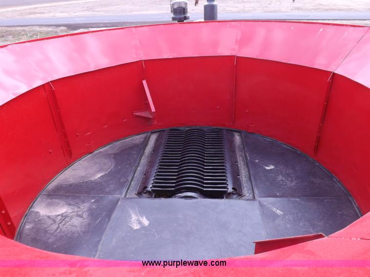 image for item K3107 HayBuster I1100E Big Bite tub grinder