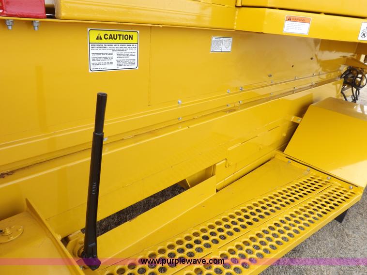 image for item K3107 HayBuster I1100E Big Bite tub grinder