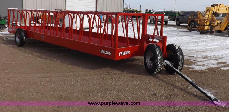 image for item K3112 Hay feeder wagon