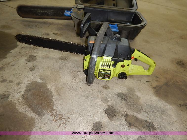 Poulan 2150 chainsaw in Blue Rapids, KS 