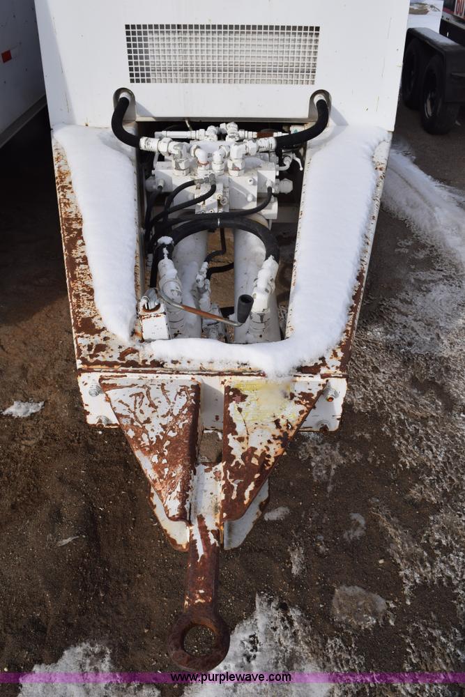 image for item BE9741 1999 Schwing mobile concrete pump