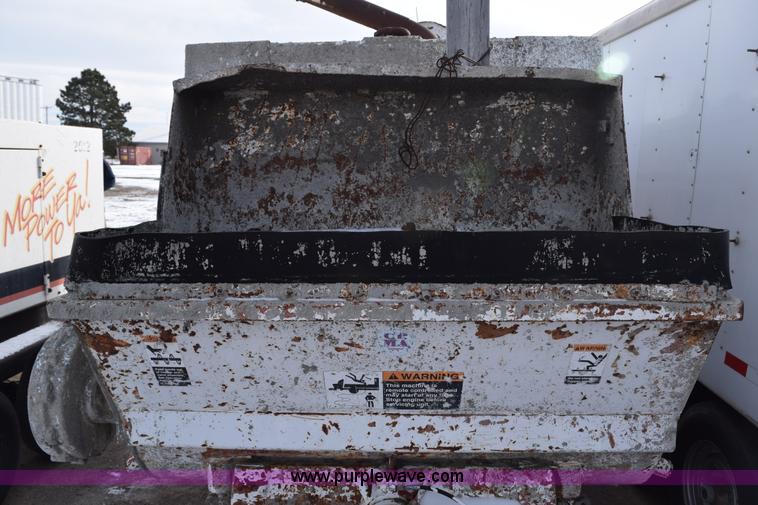 image for item BE9741 1999 Schwing mobile concrete pump