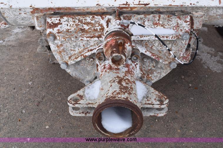 image for item BE9741 1999 Schwing mobile concrete pump