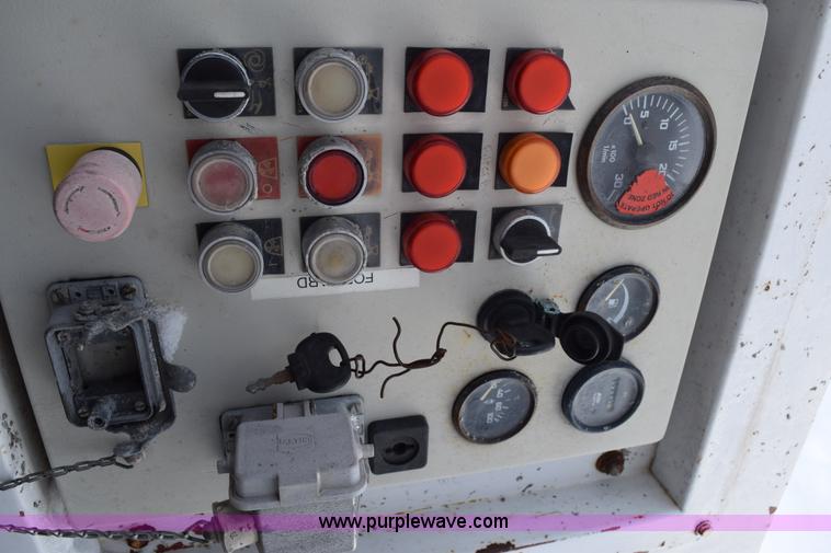 image for item BE9741 1999 Schwing mobile concrete pump