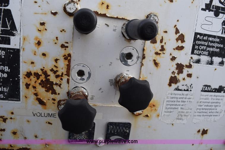 image for item BE9741 1999 Schwing mobile concrete pump