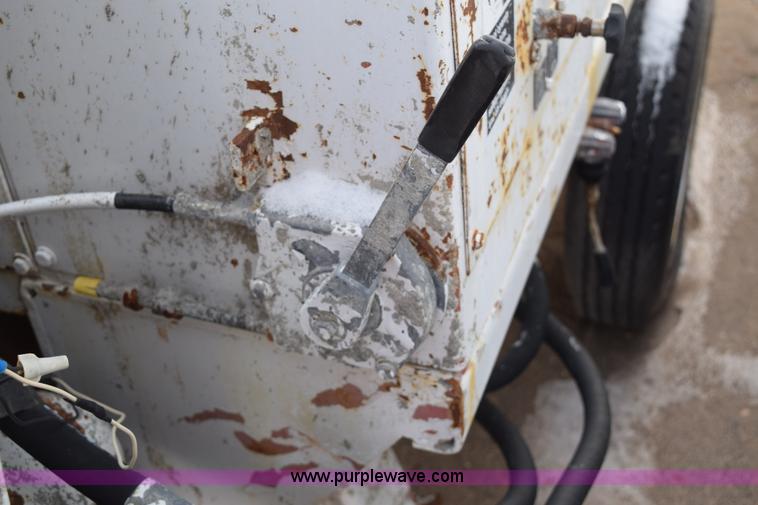 image for item BE9741 1999 Schwing mobile concrete pump