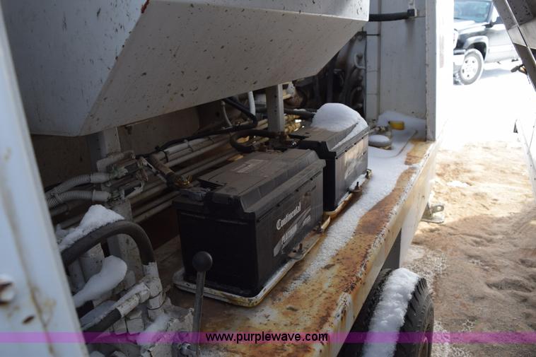 image for item BE9741 1999 Schwing mobile concrete pump