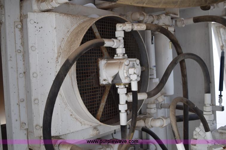 image for item BE9741 1999 Schwing mobile concrete pump