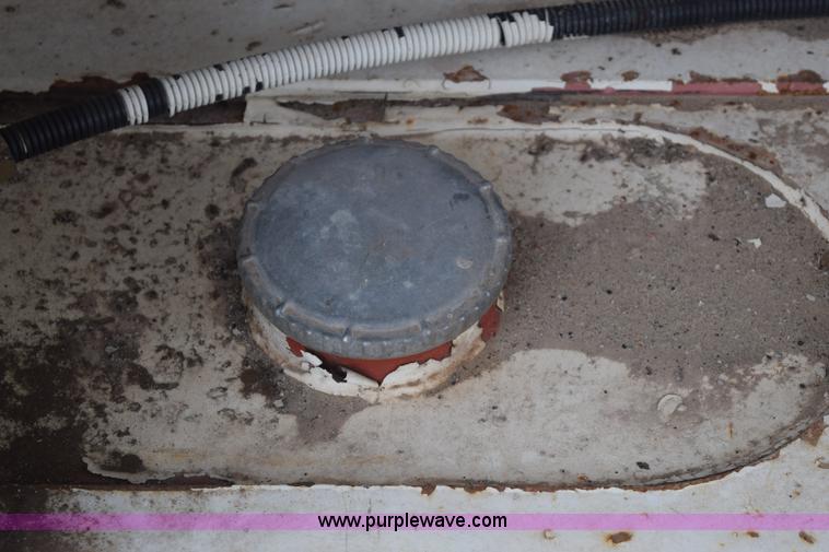 image for item BE9741 1999 Schwing mobile concrete pump