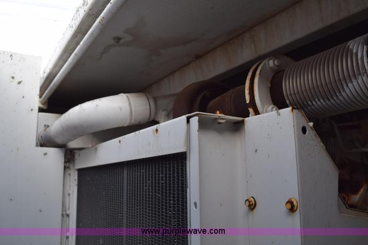 image for item BE9741 1999 Schwing mobile concrete pump