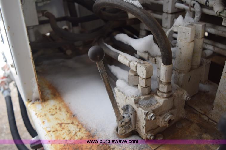 image for item BE9741 1999 Schwing mobile concrete pump