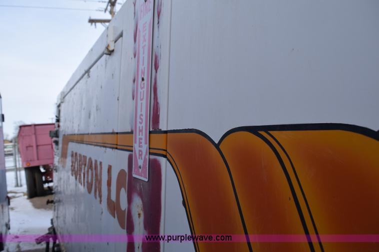 image for item BE9741 1999 Schwing mobile concrete pump