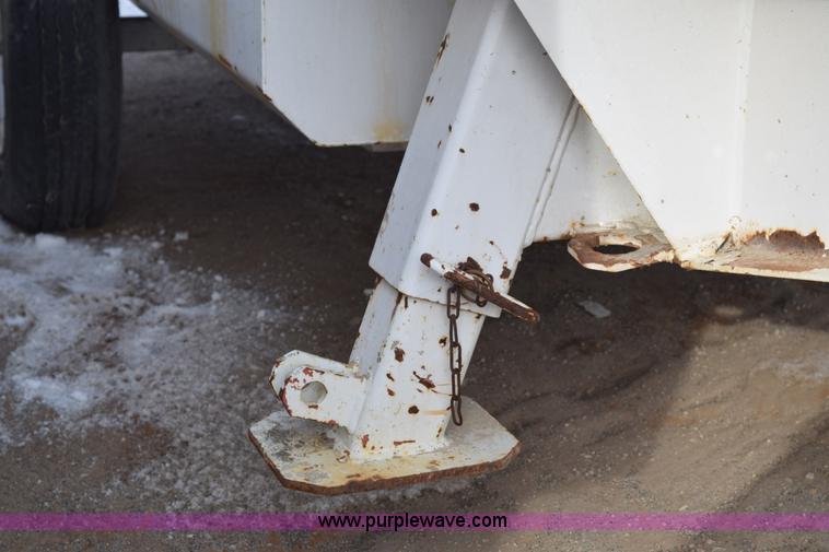 image for item BE9741 1999 Schwing mobile concrete pump