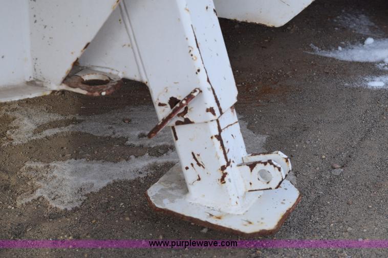 image for item BE9741 1999 Schwing mobile concrete pump