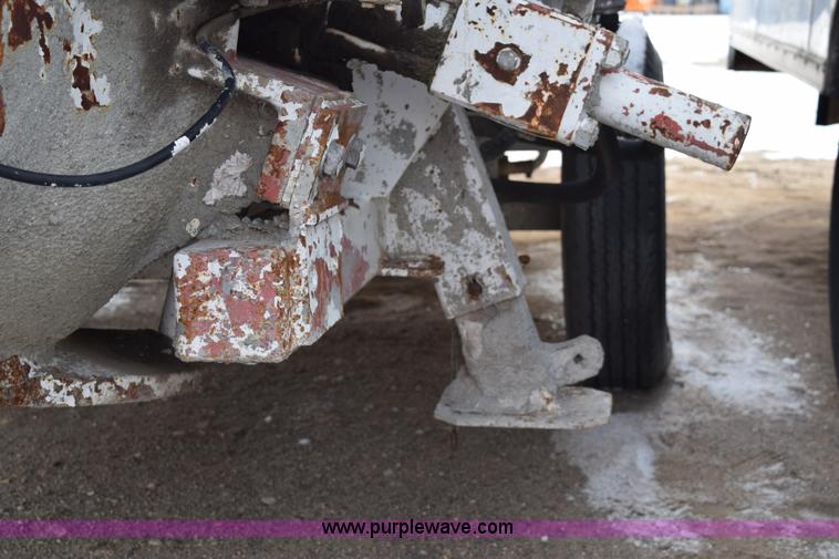 image for item BE9741 1999 Schwing mobile concrete pump