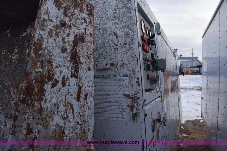 image for item BE9741 1999 Schwing mobile concrete pump