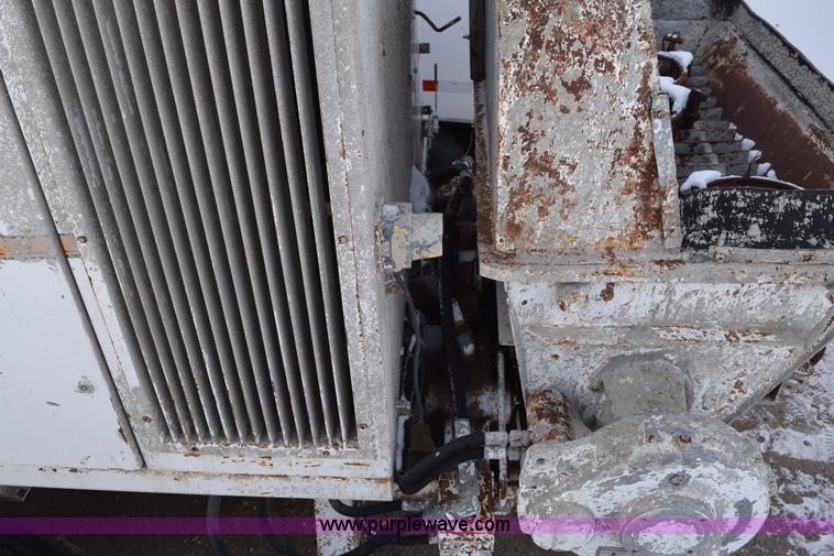 image for item BE9741 1999 Schwing mobile concrete pump