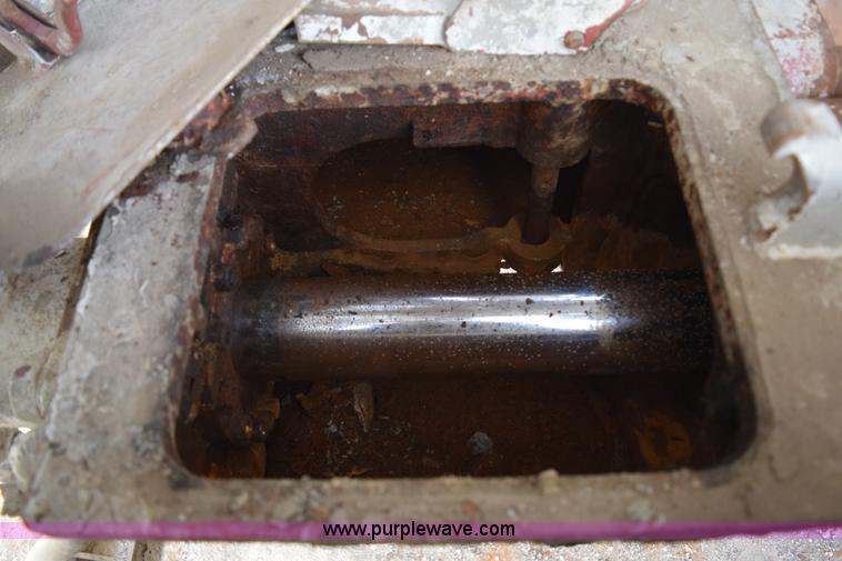 image for item BE9741 1999 Schwing mobile concrete pump