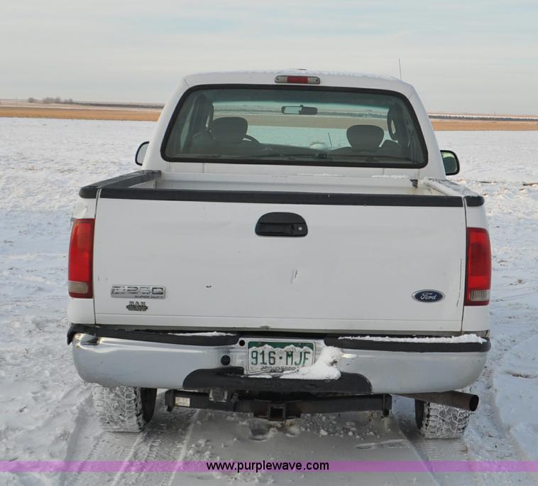 image for item F2170 2005 Ford F250 Super Duty XLT SuperCab pickup truck