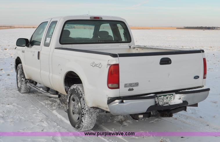image for item F2170 2005 Ford F250 Super Duty XLT SuperCab pickup truck
