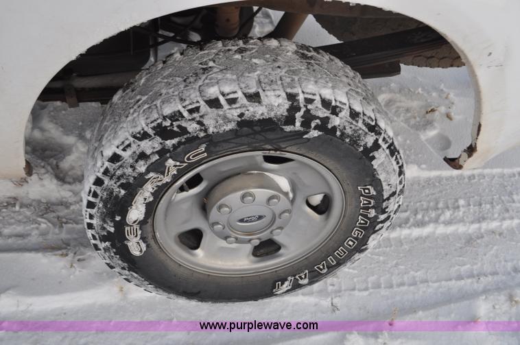 image for item F2170 2005 Ford F250 Super Duty XLT SuperCab pickup truck