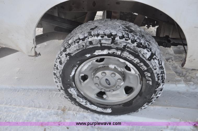 image for item F2170 2005 Ford F250 Super Duty XLT SuperCab pickup truck