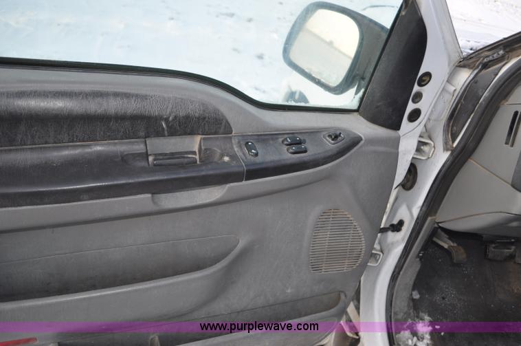 image for item F2170 2005 Ford F250 Super Duty XLT SuperCab pickup truck