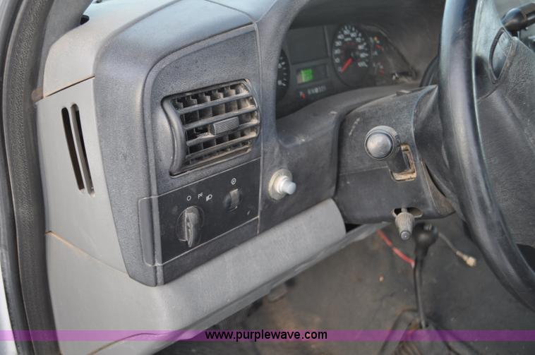 image for item F2170 2005 Ford F250 Super Duty XLT SuperCab pickup truck