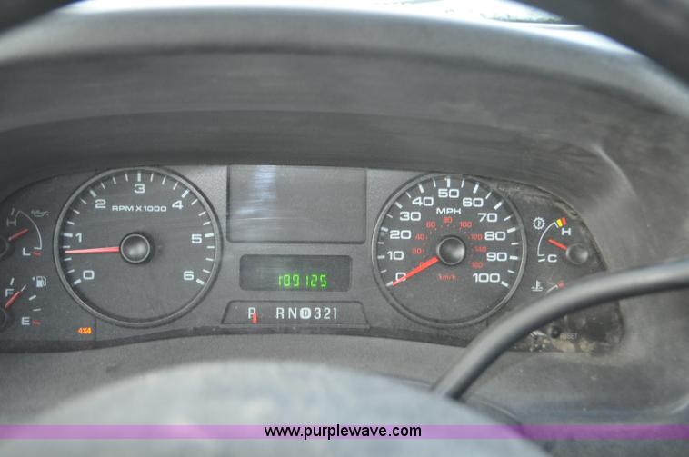 image for item F2170 2005 Ford F250 Super Duty XLT SuperCab pickup truck