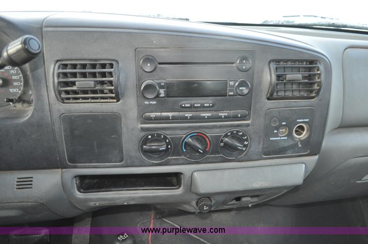 image for item F2170 2005 Ford F250 Super Duty XLT SuperCab pickup truck