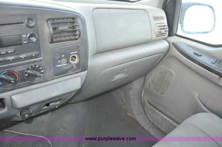 image for item F2170 2005 Ford F250 Super Duty XLT SuperCab pickup truck