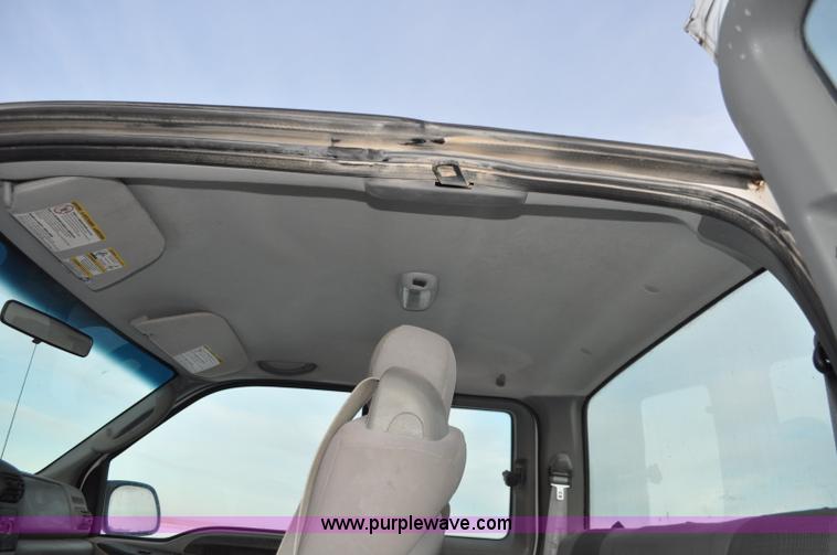 image for item F2170 2005 Ford F250 Super Duty XLT SuperCab pickup truck