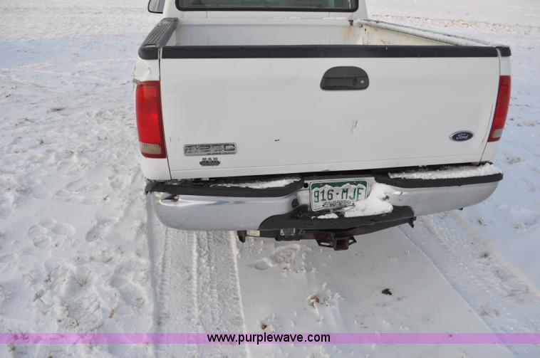 image for item F2170 2005 Ford F250 Super Duty XLT SuperCab pickup truck
