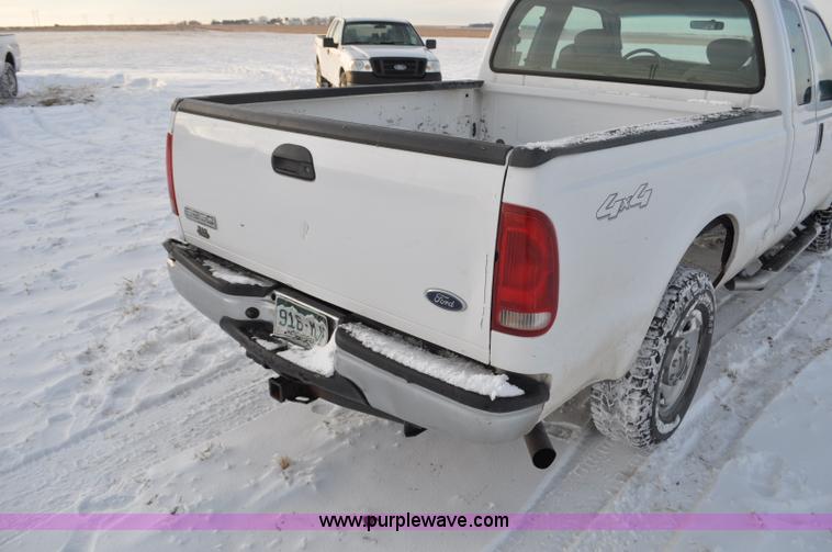 image for item F2170 2005 Ford F250 Super Duty XLT SuperCab pickup truck