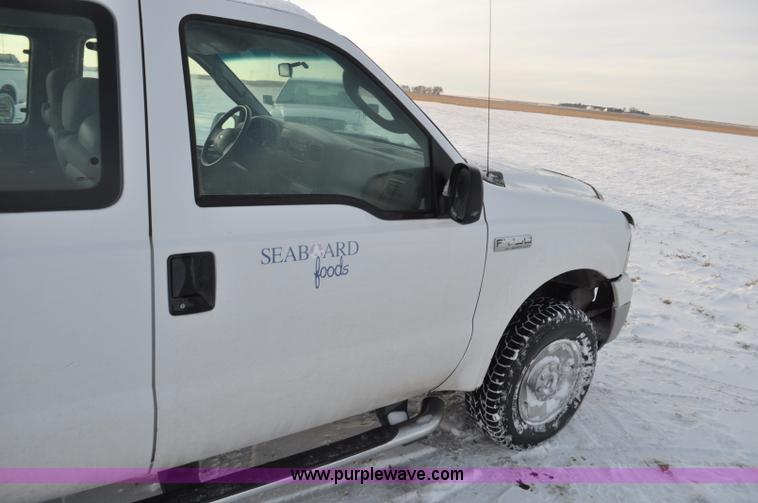 image for item F2170 2005 Ford F250 Super Duty XLT SuperCab pickup truck