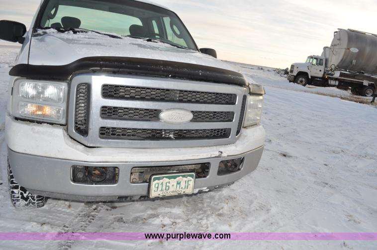 image for item F2170 2005 Ford F250 Super Duty XLT SuperCab pickup truck