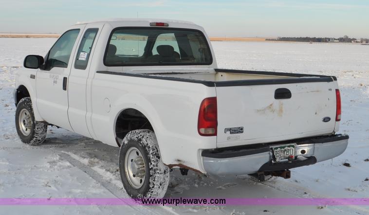 image for item F2171 2004 Ford F250 Super Duty SuperCab pickup truck