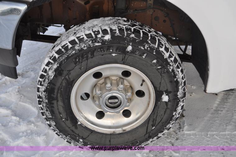 image for item F2171 2004 Ford F250 Super Duty SuperCab pickup truck