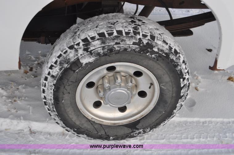 image for item F2171 2004 Ford F250 Super Duty SuperCab pickup truck