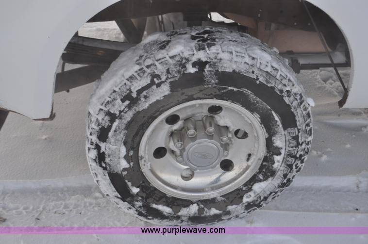 image for item F2171 2004 Ford F250 Super Duty SuperCab pickup truck
