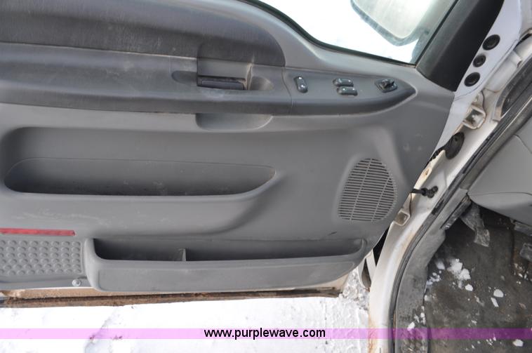 image for item F2171 2004 Ford F250 Super Duty SuperCab pickup truck