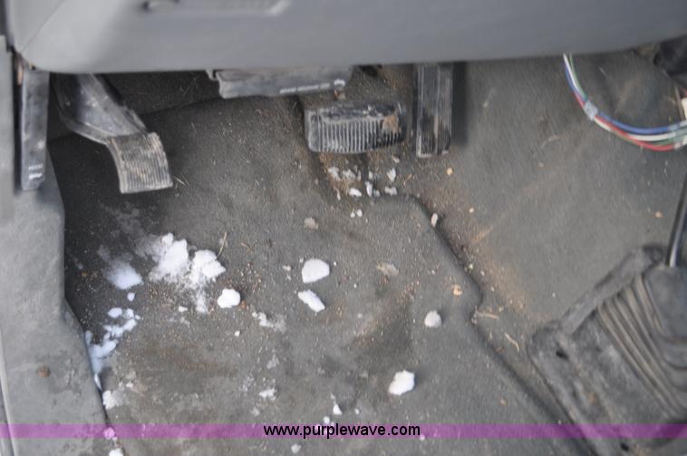 image for item F2171 2004 Ford F250 Super Duty SuperCab pickup truck